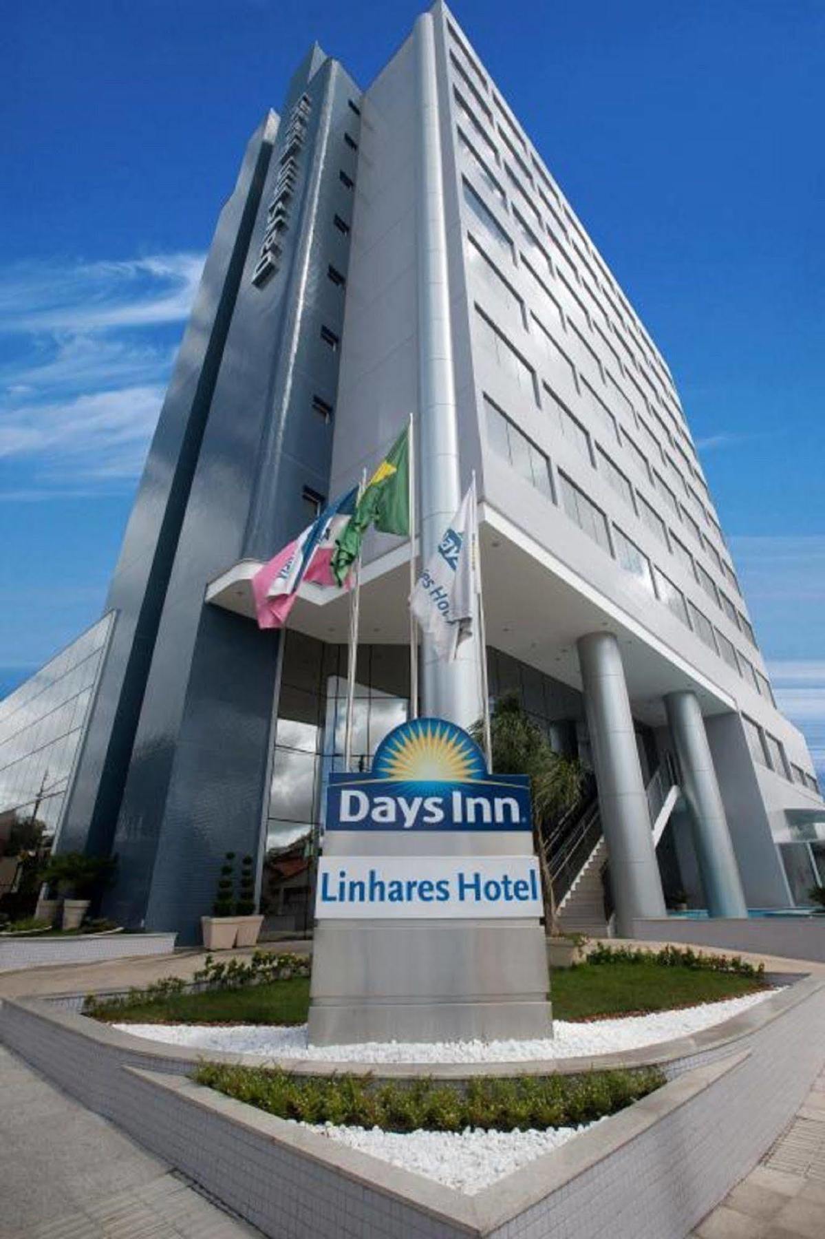 Days Inn By Wyndham Linhares Exterior photo